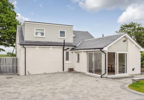 5 Bed cottage with Hot tub House in Scotland