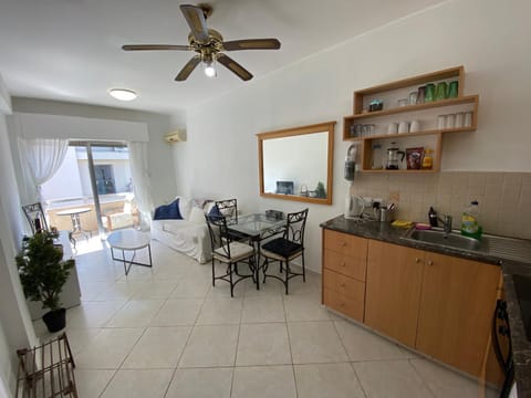 Living room, Dining area, kitchen