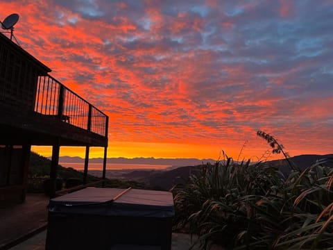 Day, Natural landscape, Hot Tub, View (from property/room), Balcony/Terrace, Sea view, Sunrise, Sunset