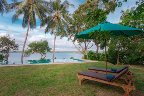 Spring, Day, Natural landscape, Garden, Garden view, Lake view, Pool view, River view, Swimming pool, Swimming pool, sunbed