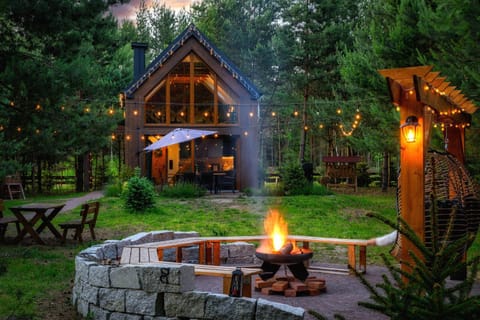 Property building, Natural landscape, BBQ facilities, Garden, Garden, Garden view