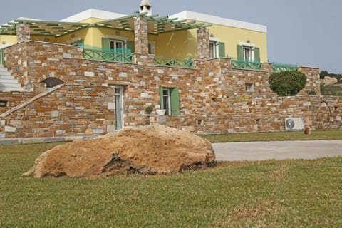 Property building, Garden, Garden view