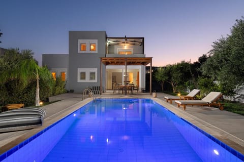 Property building, Pool view, Swimming pool