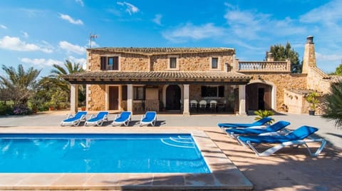 Property building, Balcony/Terrace, Swimming pool, sunbed