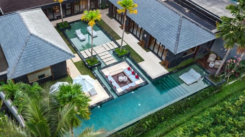 Property building, Garden, Garden view, Pool view, Swimming pool, internet, sunbed