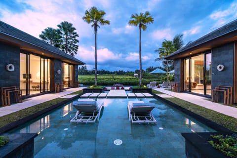 Property building, Seating area, Garden view, Pool view, Swimming pool, sunbed