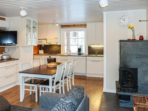 Holiday Home Alppikylä 8a paritalo by Interhome House in Finland