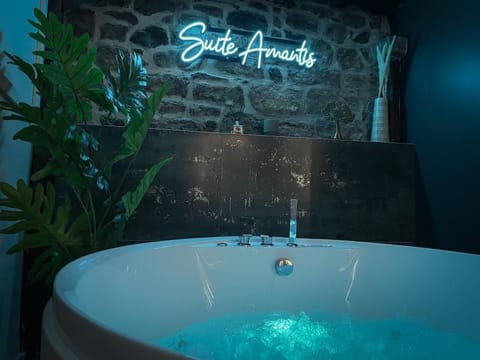 Suite Luxueuse Jacuzzi SUITE AMANTIS By Noma Apartment in Auvergne-Rhône-Alpes