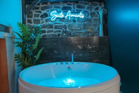 Suite Luxueuse Jacuzzi SUITE AMANTIS By Noma Apartment in Auvergne-Rhône-Alpes