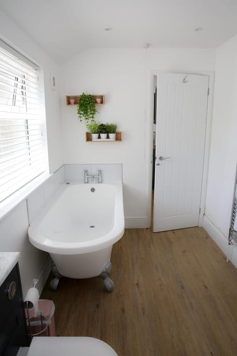 Bathroom, Bath