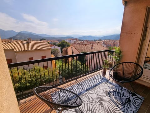 Balcony/Terrace, Mountain view