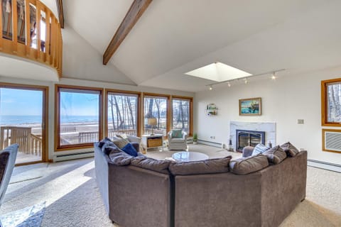 Private Beach and Deck Spacious Lake Michigan Home House in Door County