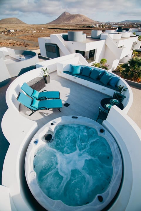 Hot Tub, Solarium, sunbed
