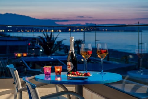 Balcony/Terrace, Sea view, Drinks, Alcoholic drinks, Sunrise