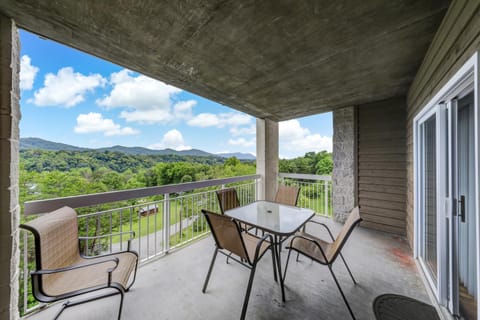 Balcony/Terrace, Seating area, Mountain view, furniture