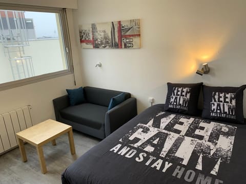 Studio entièrement rénové avec parking gratuit Apartment in Saint-Nazaire