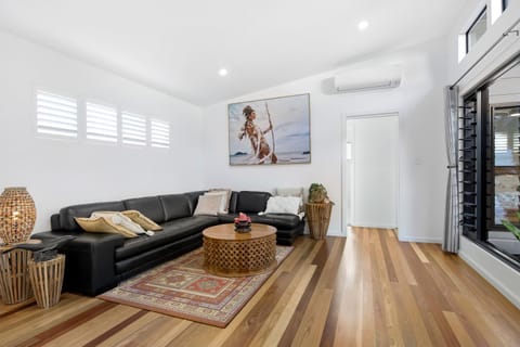 TV and multimedia, Lounge or bar, internet, air conditioner