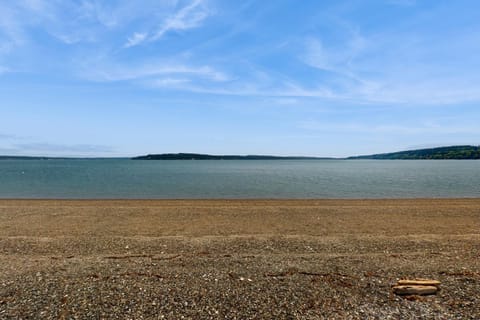 Eastside Beachside House in Greenbank