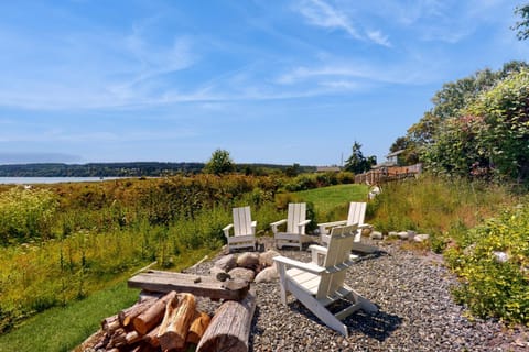 Eastside Beachside House in Greenbank