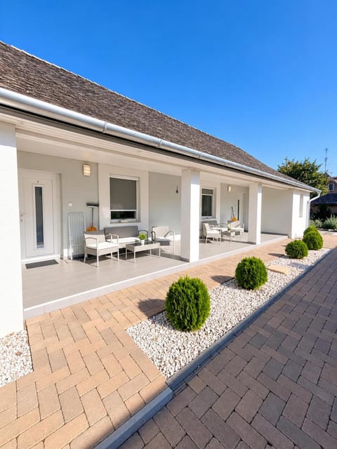 Property building, Balcony/Terrace