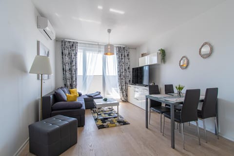 TV and multimedia, Dining area, Evening entertainment, air conditioner