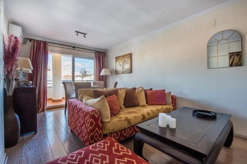 TV and multimedia, Living room, Dining area