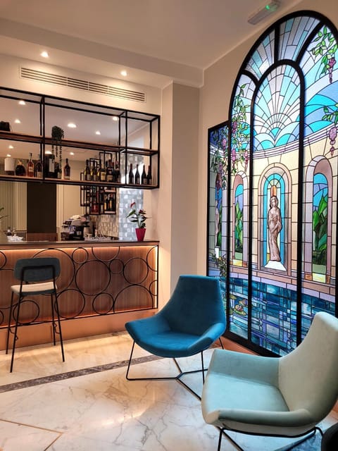 Lounge or bar
