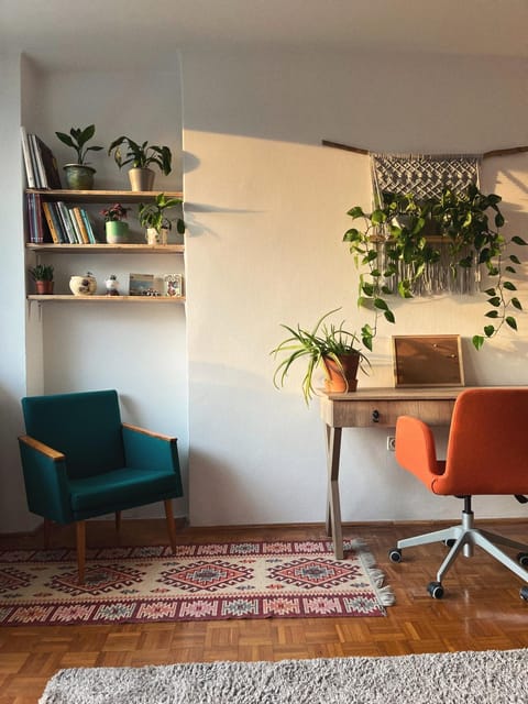 Living room, Seating area