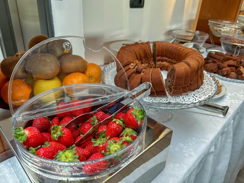 Breakfast, Continental breakfast, Buffet breakfast