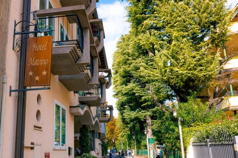 Property building, Facade/entrance, Night, Natural landscape, Winter, Lobby or reception, Breakfast, Family, elevator