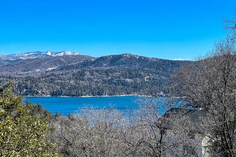 Stunning Lake Arrowhead Cabin with Lake Views! Cabin in Lake Arrowhead