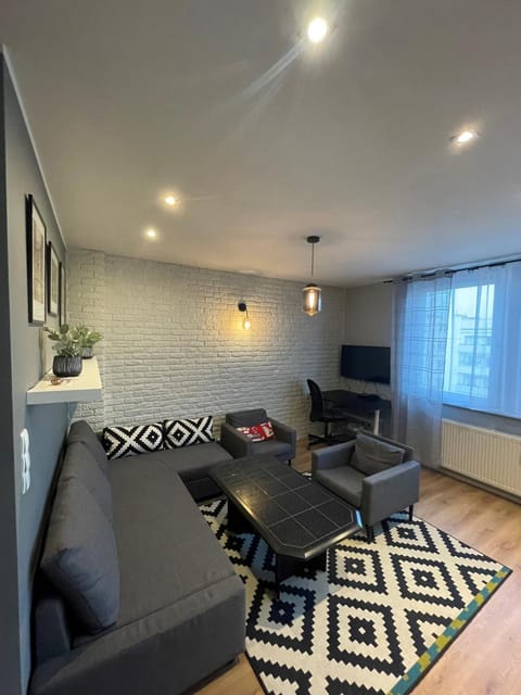 TV and multimedia, Living room, Seating area, locker