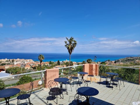 Nearby landmark, Day, Natural landscape, View (from property/room), Balcony/Terrace, Sea view