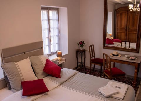 Une Suite au jardin Apartment in Normandy