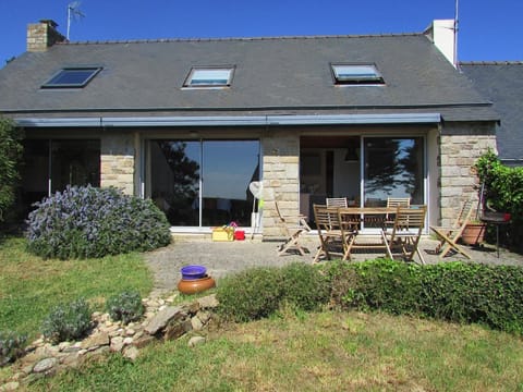 Maison familiale 8 personnes à 100m de la plage avec jardin et parking - FR-1-639-38 House in Arzon