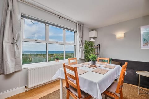 Panoramic Sea View Beach Apartment - Dunluce Park 6 Apartment in Portrush