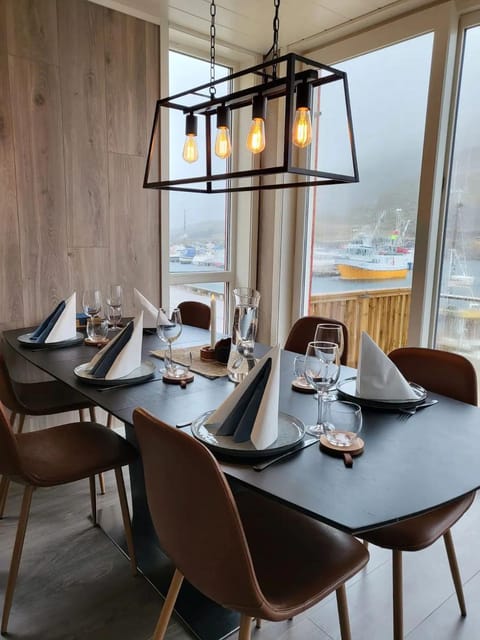 View (from property/room), Dining area, Sea view