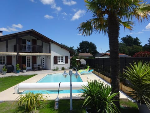 Property building, Patio, Balcony/Terrace, Swimming pool
