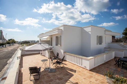 Property building, Patio, Day, View (from property/room), Balcony/Terrace, Dining area
