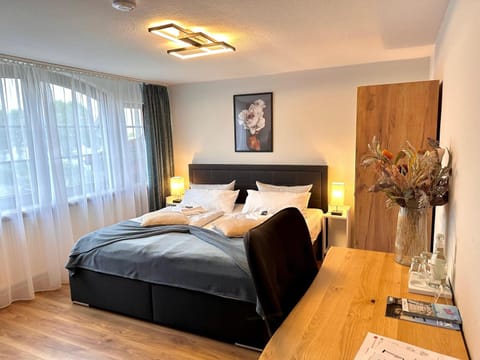 Bed, Photo of the whole room, Bedroom, room service, towels