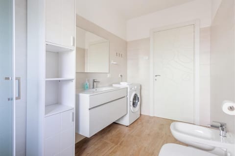 Bathroom, washing machine