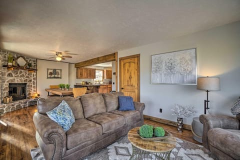 Lakefront Shell Knob Home with Deck and Gas Grill House in Shell Knob