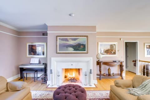 Spacious and Secluded Madison Home Near Dtwn! House in Madison