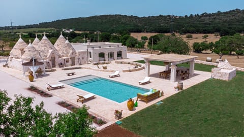 Property building, Bird's eye view, Garden, Swimming pool, sunbed