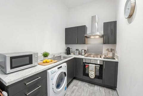 Budget 1 Bedroom Apartment in Dudley Apartment in Stourbridge