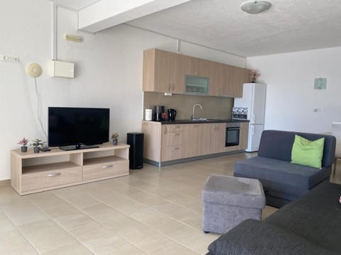 TV and multimedia, Kitchen or kitchenette