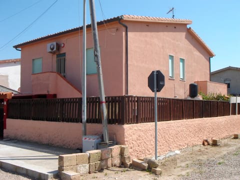 MISTRAL HOLIDAY HOME Apartment in Sardinia