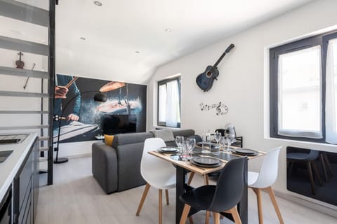 TV and multimedia, Living room, Meals, kitchen