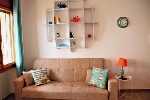 Communal lounge/ TV room, Living room, Dining area