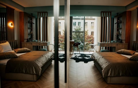 Bed, Living room, Photo of the whole room, Seating area, Bedroom